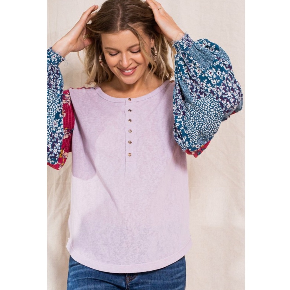 🌟 “The Melody" Print Block Sleeves Lavender Top NWOT - Picture 5 of 5
